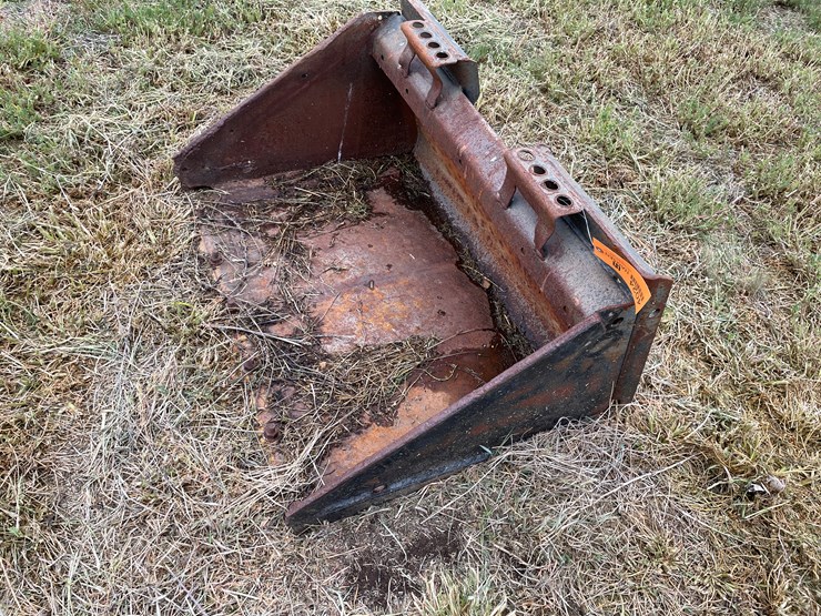 #4024-•-mini-bobcat-bucket-image-3