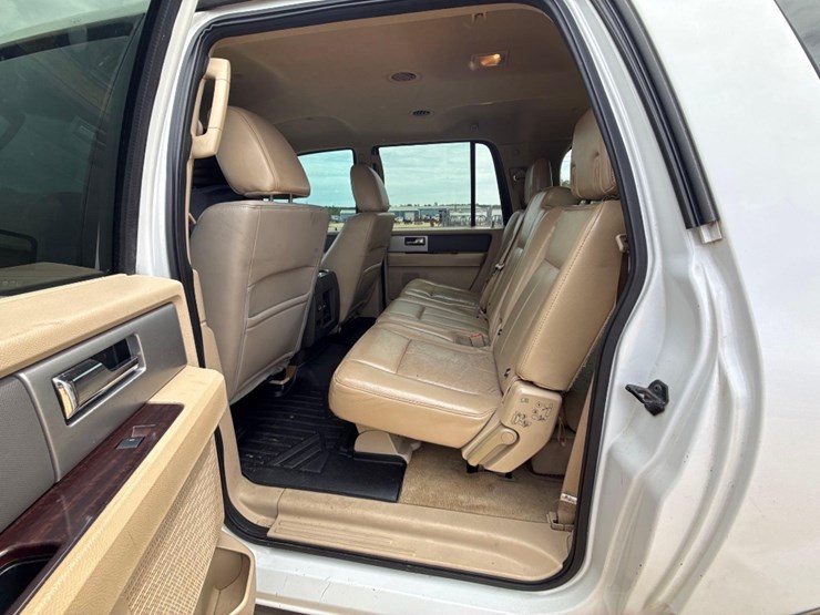2011-ford-expedition-xlt-image-6