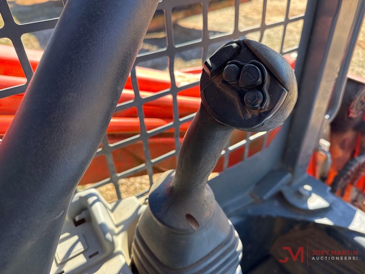 2017-kubota-svl75-2-image-19