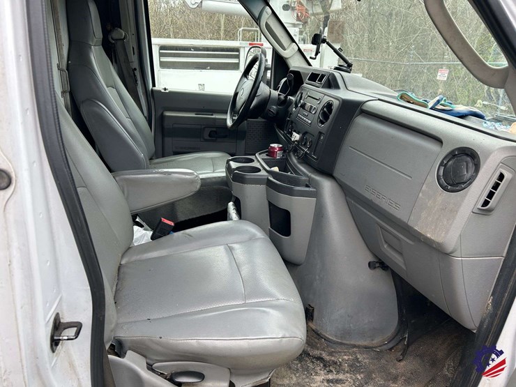 2017-ford-e450-image-44