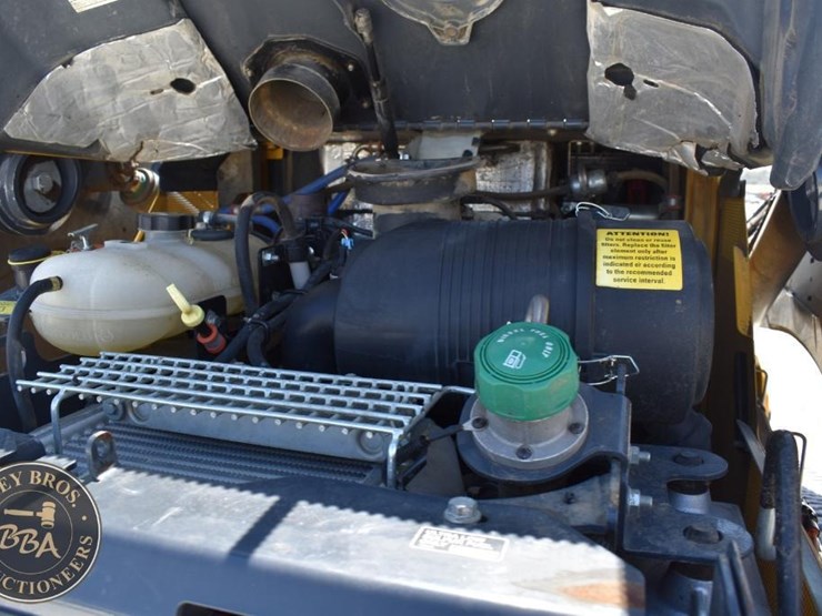 2020-deere-333g-image-30