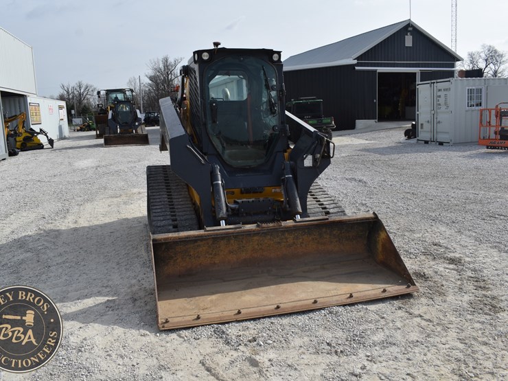 2021-deere-333g-image-10