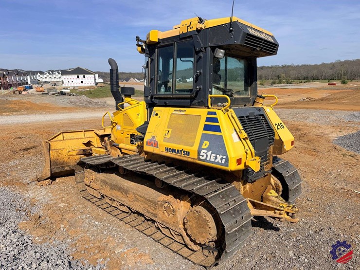 2018-komatsu-d51exi-24-image-2