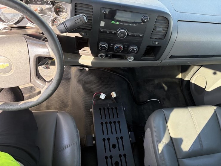 2012-chevrolet-2500-image-12