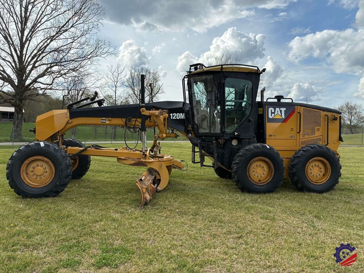 2010-caterpillar-120m-image-2