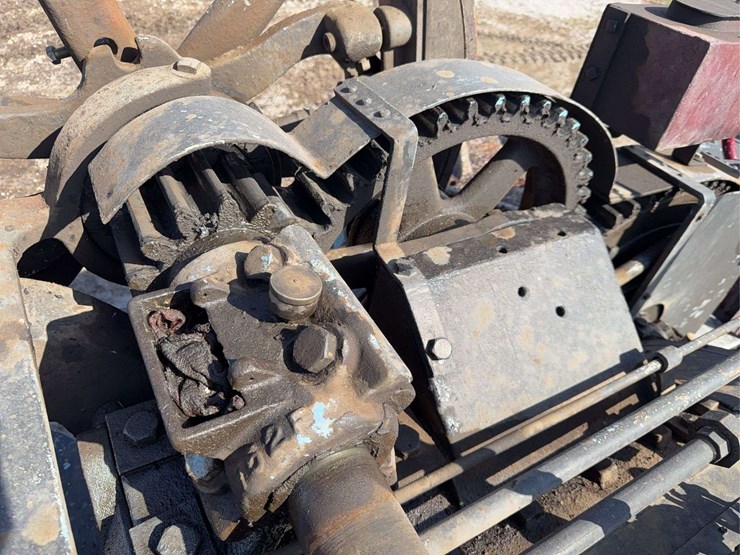 1910-advance-rumely-steam-traction-engine-image-34