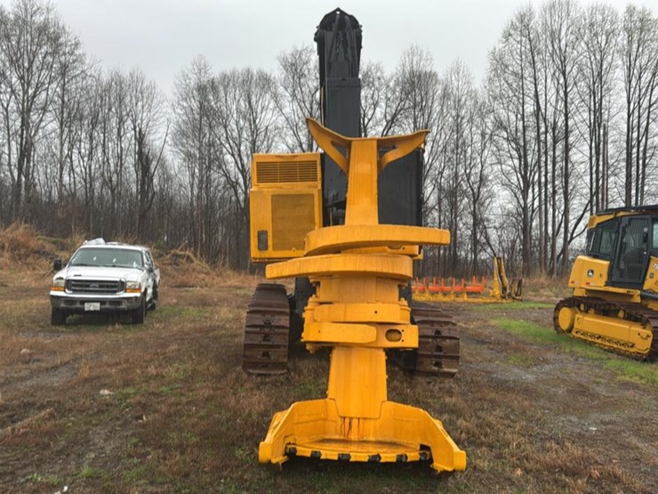 2010-tigercat-lx822c-image-8