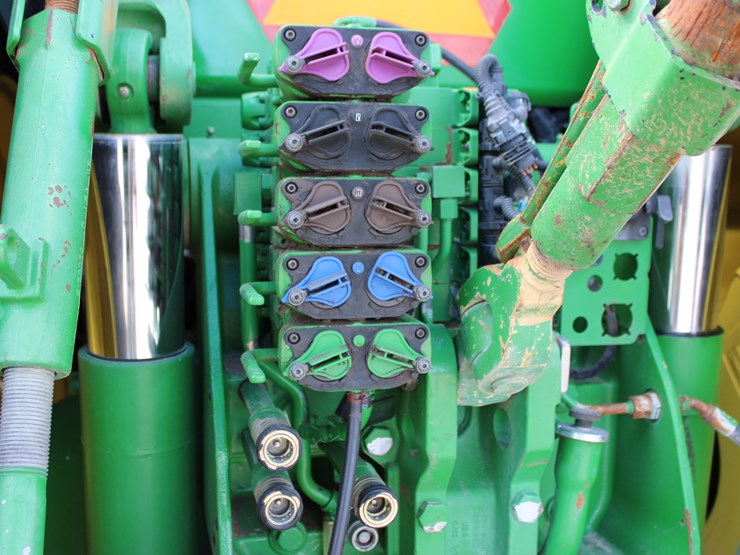2012-john-deere-8270r-image-61