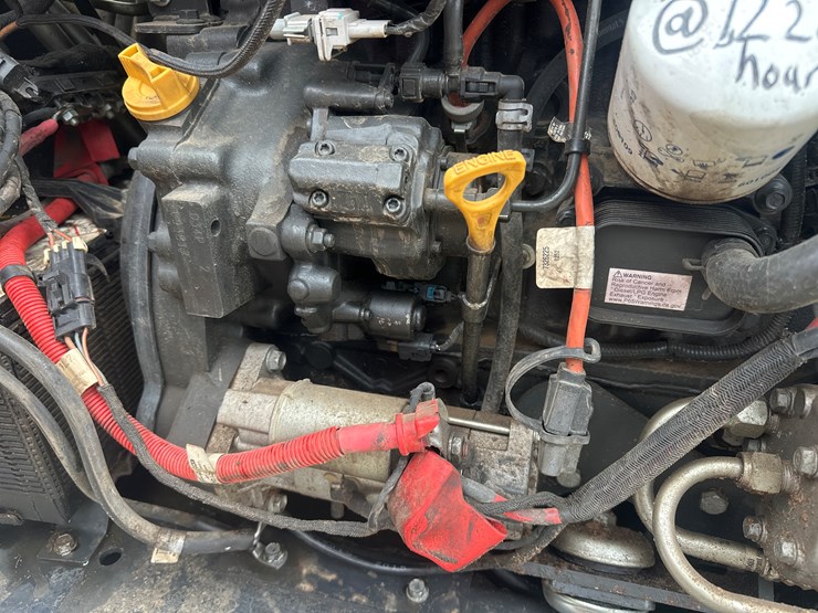 2022-bobcat-t770-image-46