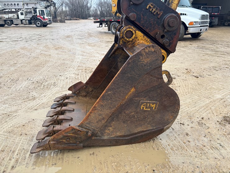 2001-komatsu-pc200-lc-image-45