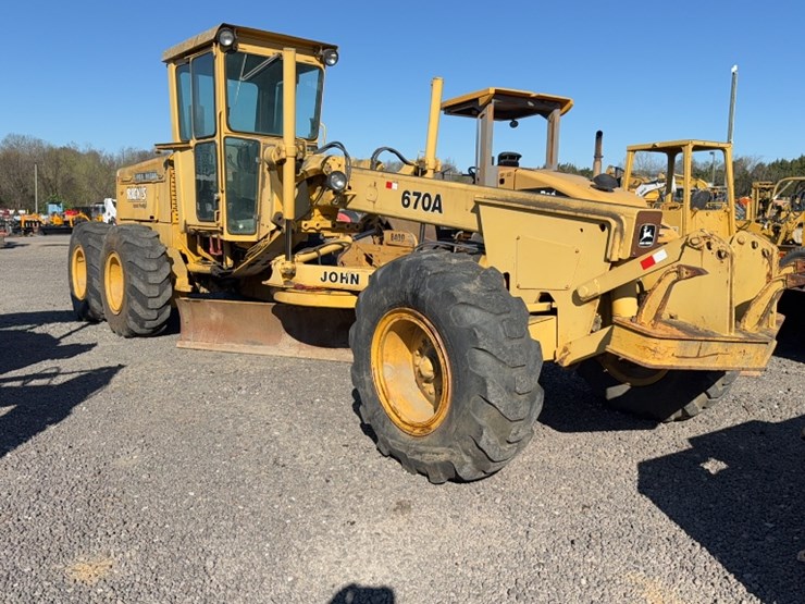 deere-670a-image-2