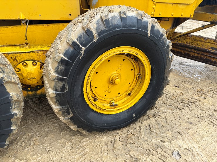 caterpillar-12-image-76