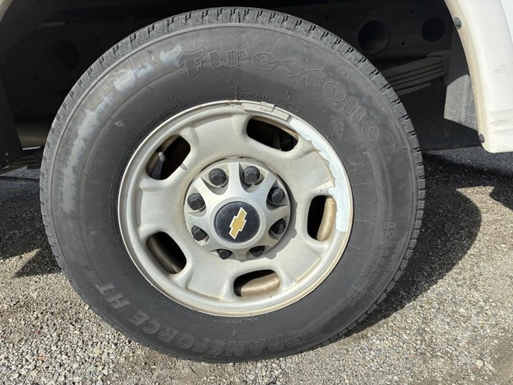 2011-chevrolet-2500-image-5