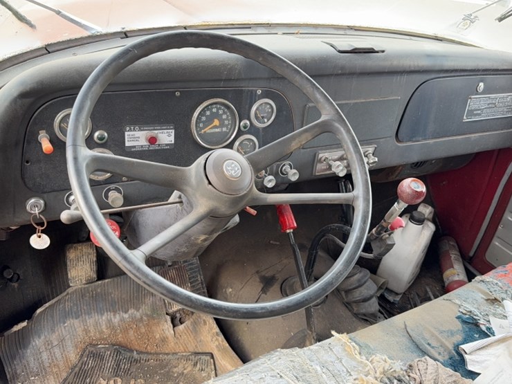 1967-international-loadstar-image-16