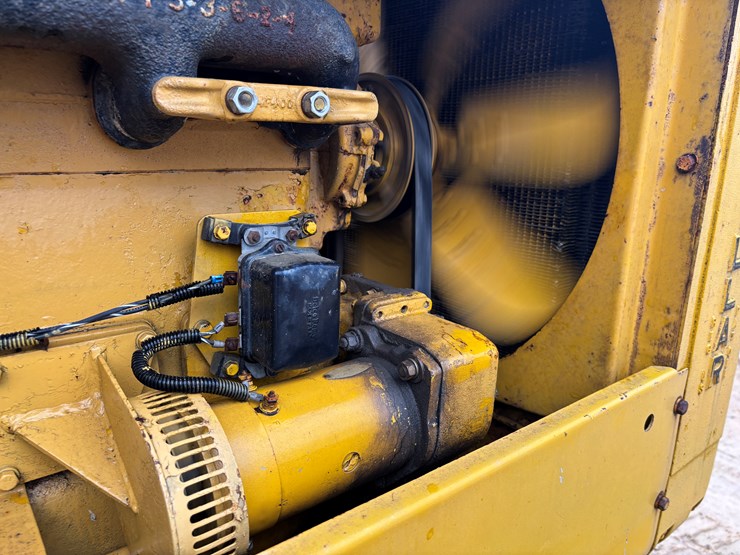 caterpillar-12-image-22