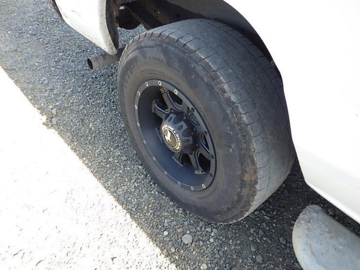 2013-ford-cargo-image-17