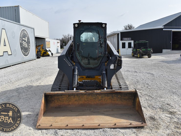 2021-deere-333g-image-11