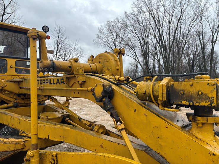 caterpillar-12-image-46