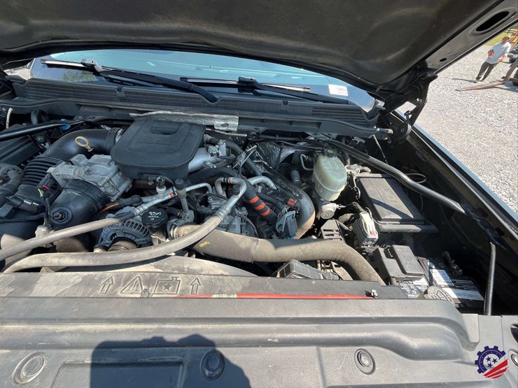 2015-gmc-3500-image-43