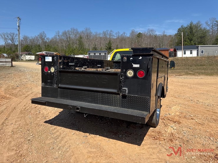 2004-ford-f550-xl-image-5