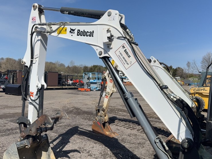 2019-bobcat-e35-image-12