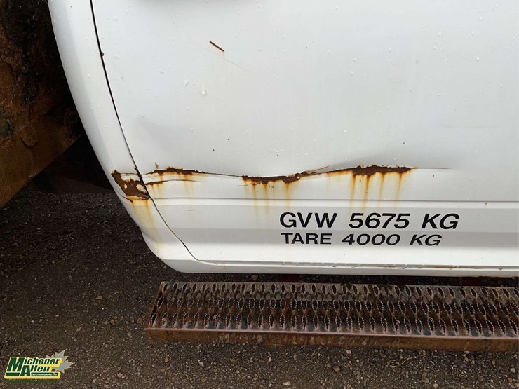 2011-dodge-3500-image-19