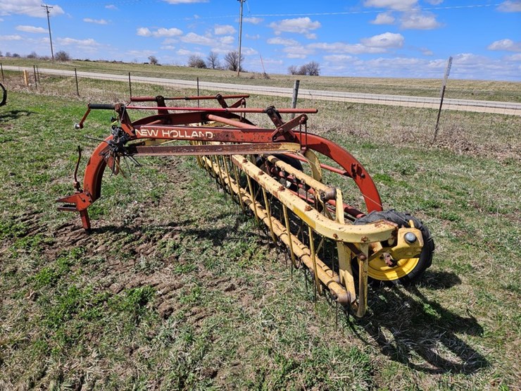 new-holland-258-image-2