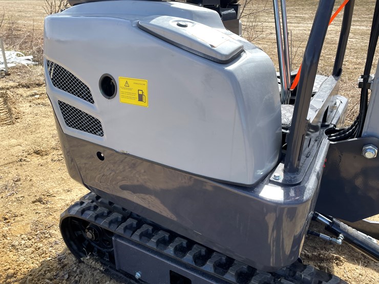 #902-•-new-land-hero-rt15r-mini-excavator-image-23