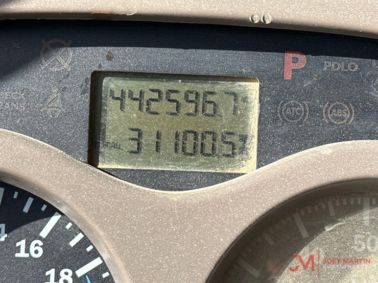 2001-mack-ch613-image-41