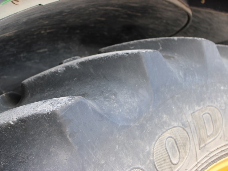 2012-john-deere-8270r-image-55