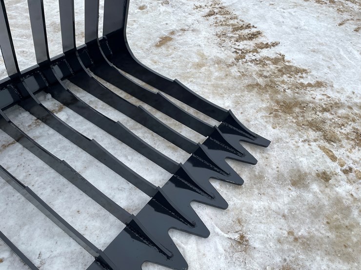 #2047-•-skid-steer-mount-skeleton-bucket-image-8