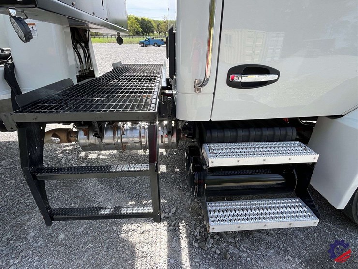 2025-kenworth-t380-image-57