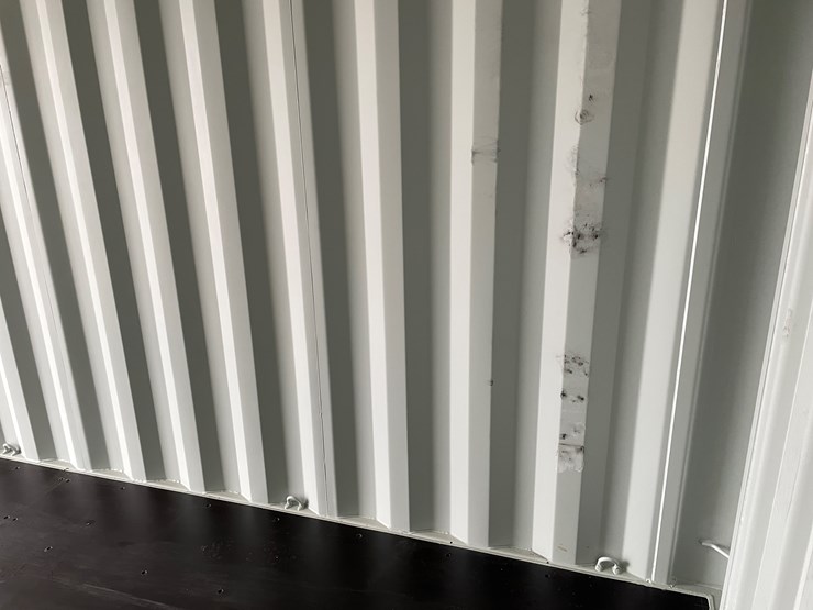 #116-•-20'-shipping-container-image-16