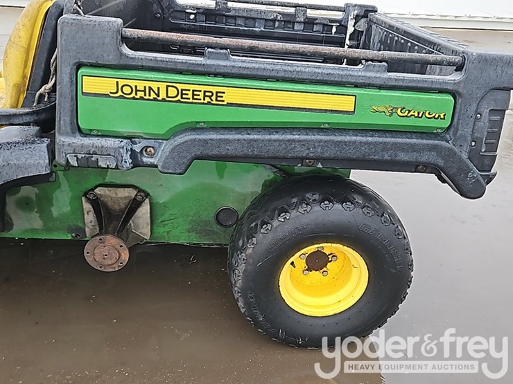 2016-john-deere-gator-image-11