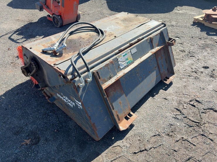 bobcat-60"-pickup-sweeper-image-3