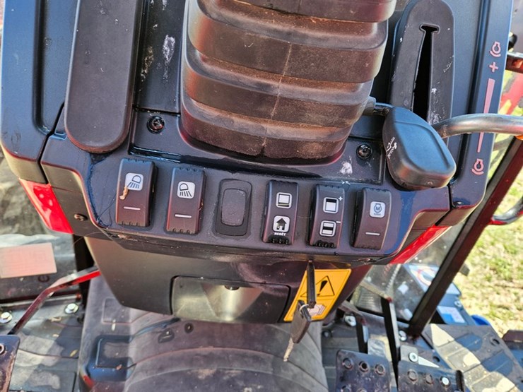 massey-ferguson-4710-image-37