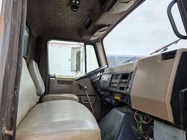 1992-international-4900-image-6
