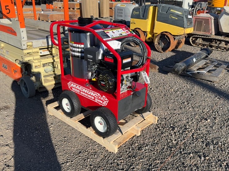 #2089-•-magnum-4000-portable-pressure-washer-image-2
