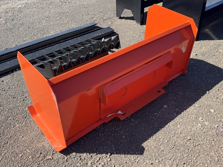 #1009-•-48"-dingo-snow-pusher-image-4