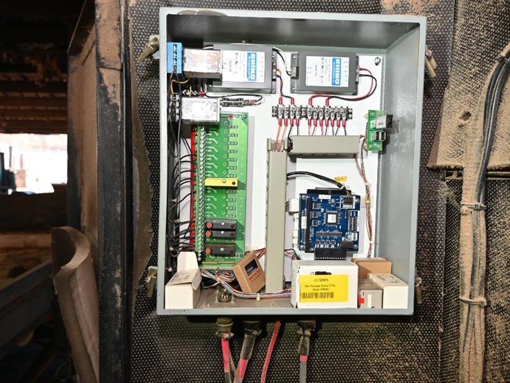 #116-•-cleereman-38-3hb-carriage-and-track-image-54