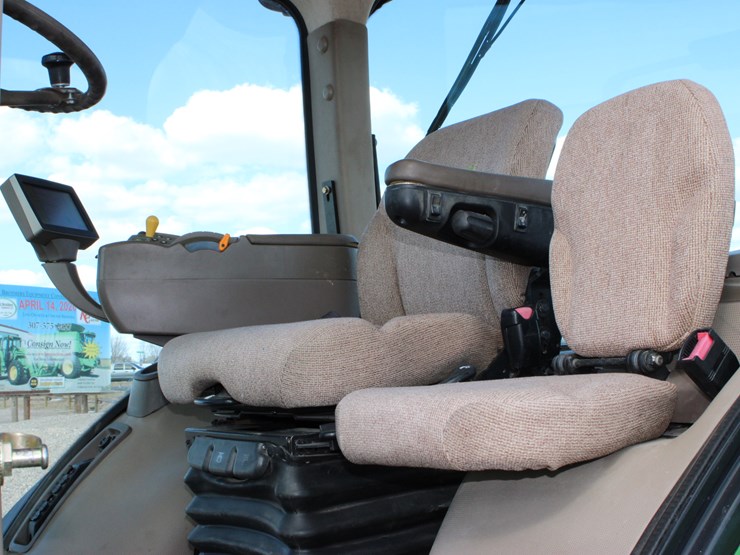 2012-john-deere-8270r-image-25