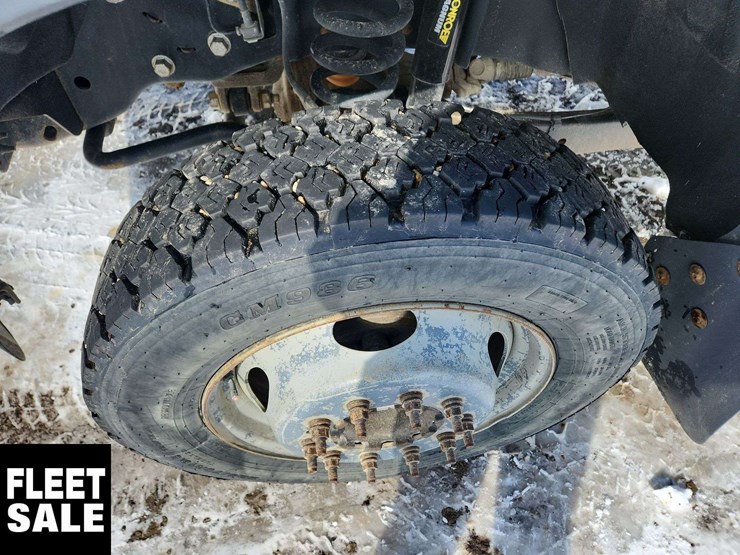 2015-ford-f550-image-24