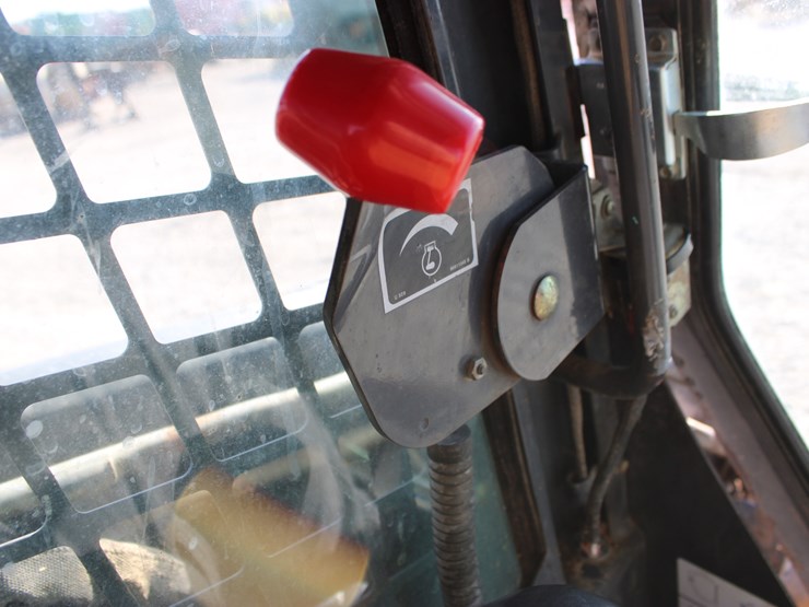 new-holland-ls190-image-48