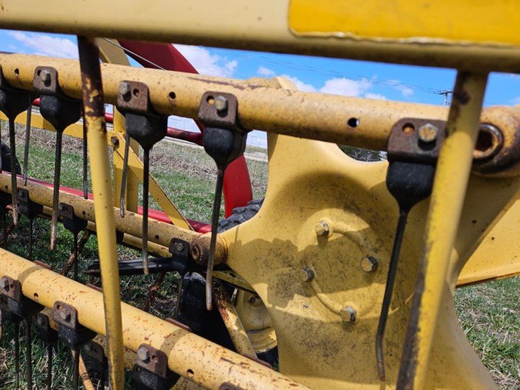 new-holland-258-image-14