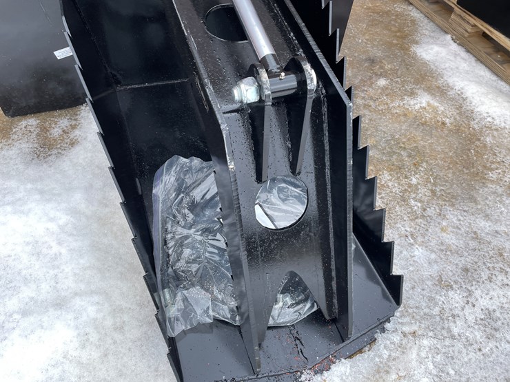 #2015-•-skid-steer-spade-grapple-attachment-image-7