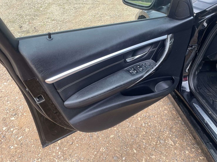 2016-bmw-328i-4-door-sedan-(112,946-miles)-image-9