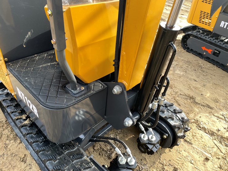#1041-•-new-ats-rt12r-mini-excavator-image-21