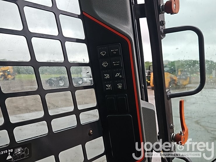 2023-bobcat-t76-image-29