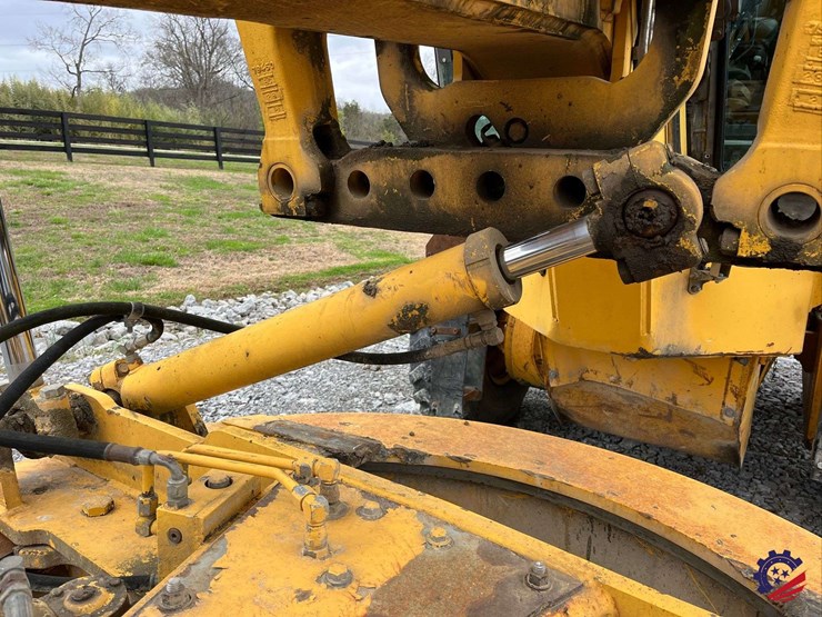 2003-volvo-g710b-image-25