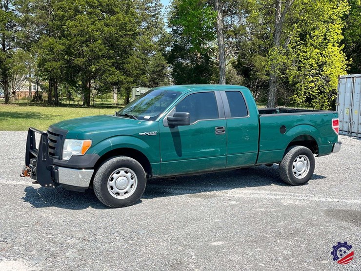 2011-ford-f150-xl-image-1